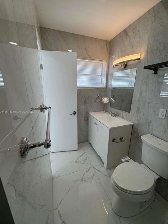 待售: $275,000 (2 贝兹, 2 浴室, 920 平方英尺)