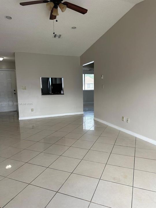 En Venta: $190,000 (2 camas, 2 baños, 825 Pies cuadrados)