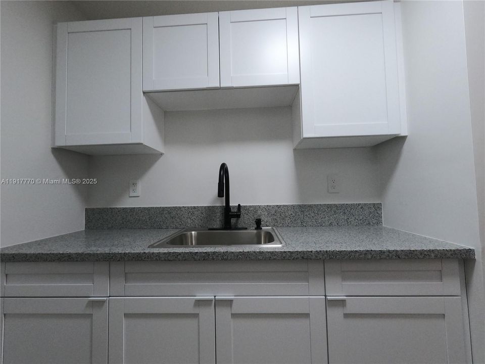 En Venta: $525,000 (0 camas, 0 baños, 1311 Pies cuadrados)