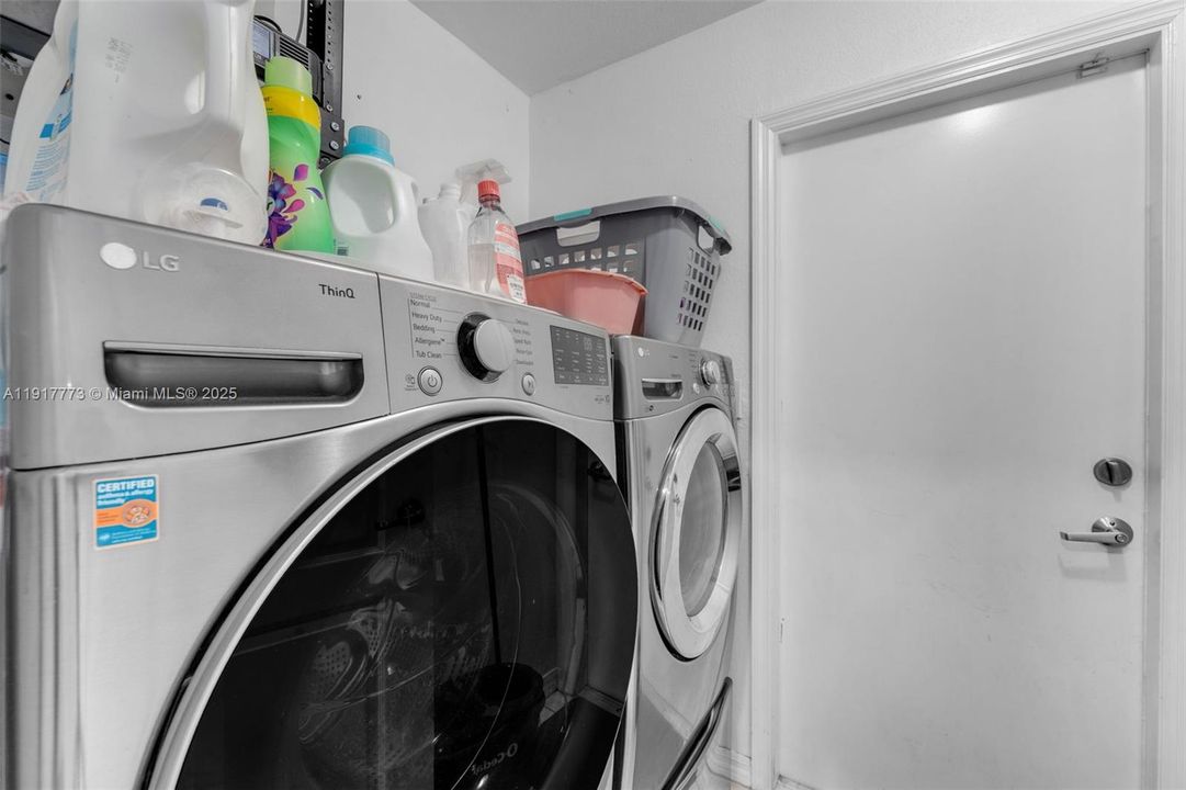 En Venta: $619,999 (3 camas, 2 baños, 1455 Pies cuadrados)