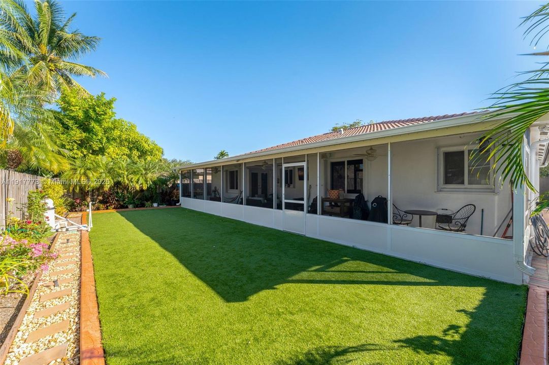 En Venta: $619,999 (3 camas, 2 baños, 1455 Pies cuadrados)