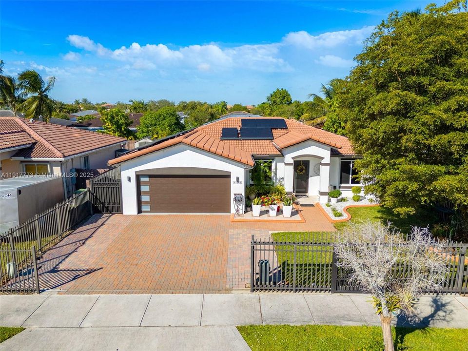 En Venta: $619,999 (3 camas, 2 baños, 1455 Pies cuadrados)