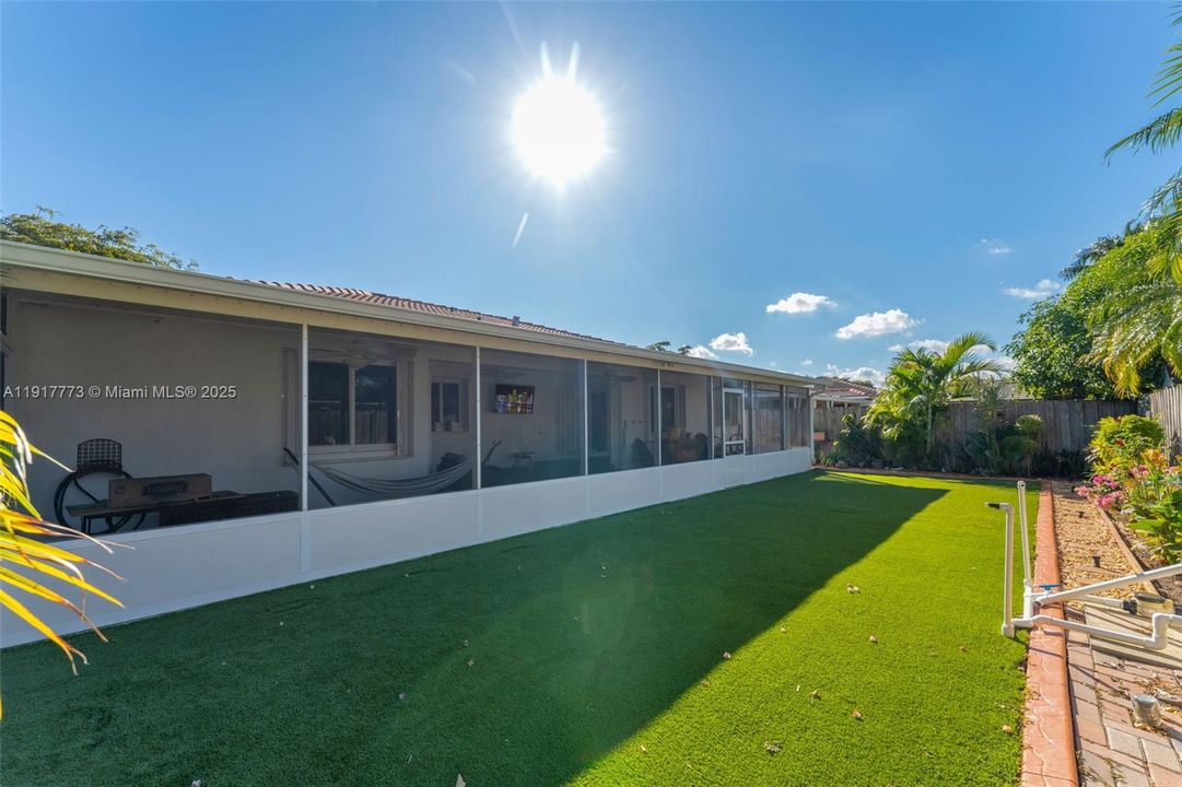 En Venta: $619,999 (3 camas, 2 baños, 1455 Pies cuadrados)