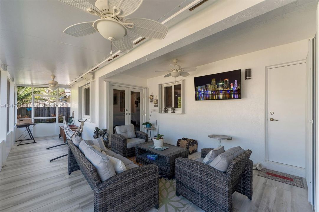 En Venta: $619,999 (3 camas, 2 baños, 1455 Pies cuadrados)