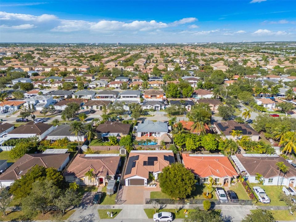 En Venta: $619,999 (3 camas, 2 baños, 1455 Pies cuadrados)