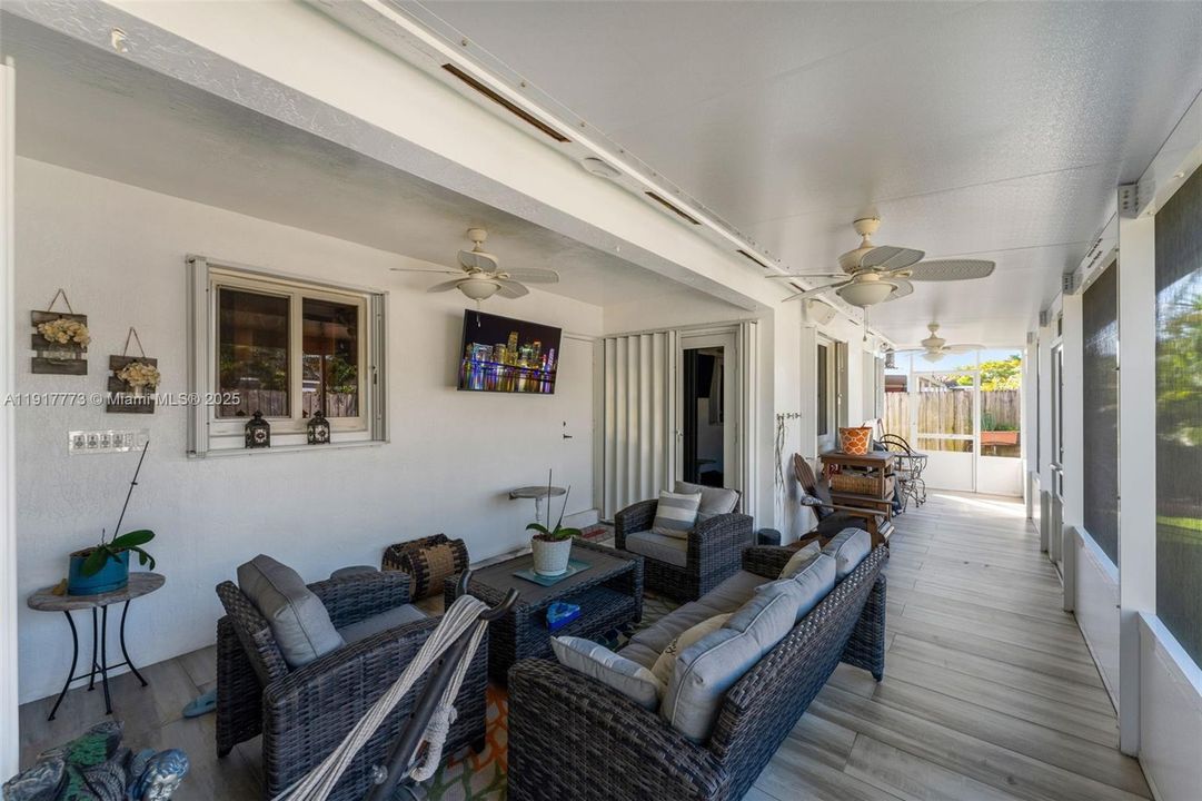 En Venta: $619,999 (3 camas, 2 baños, 1455 Pies cuadrados)