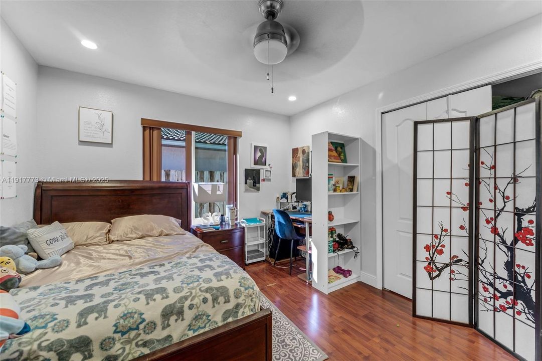 En Venta: $619,999 (3 camas, 2 baños, 1455 Pies cuadrados)