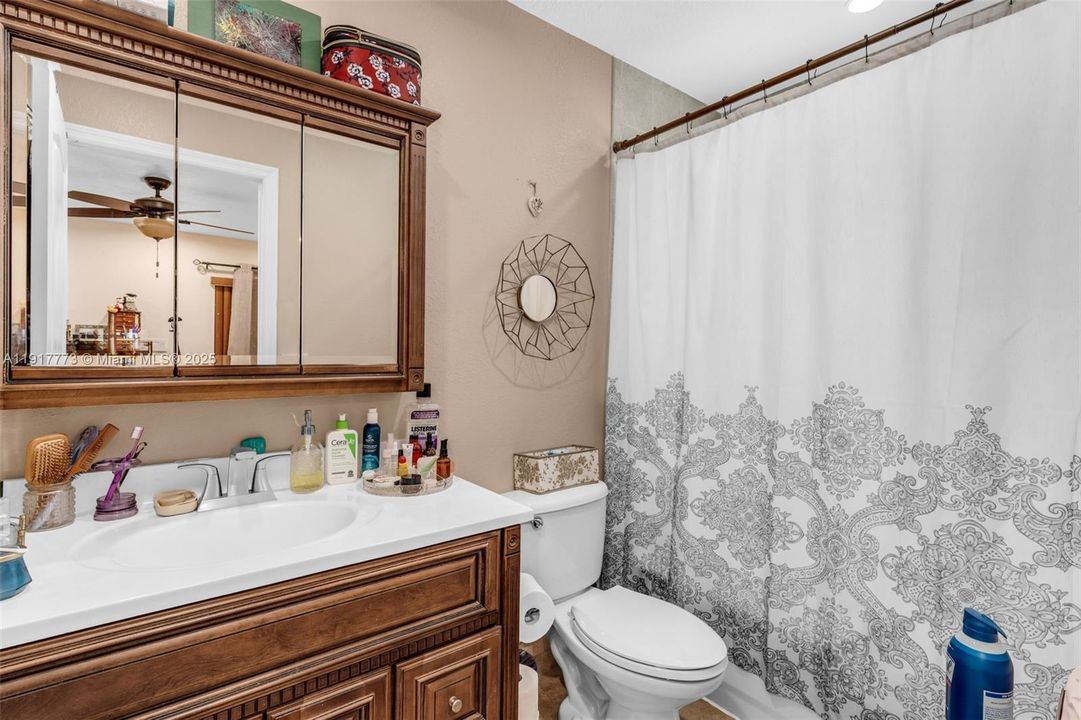 En Venta: $619,999 (3 camas, 2 baños, 1455 Pies cuadrados)