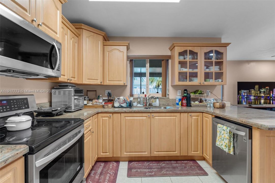 En Venta: $619,999 (3 camas, 2 baños, 1455 Pies cuadrados)