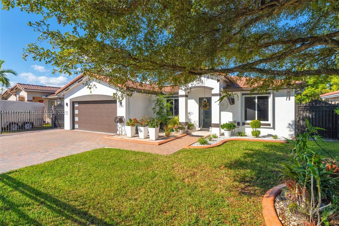 En Venta: $619,999 (3 camas, 2 baños, 1455 Pies cuadrados)