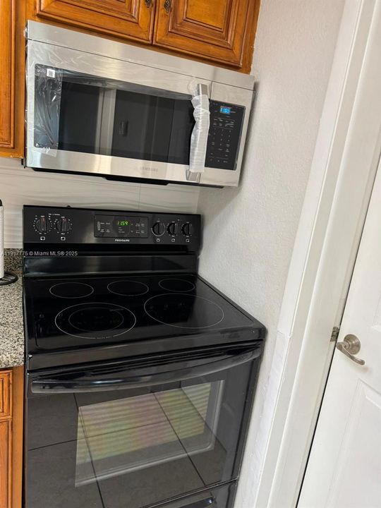 В аренду: $1,670 (1 спален, 1 ванн, 550 Квадратных фут)