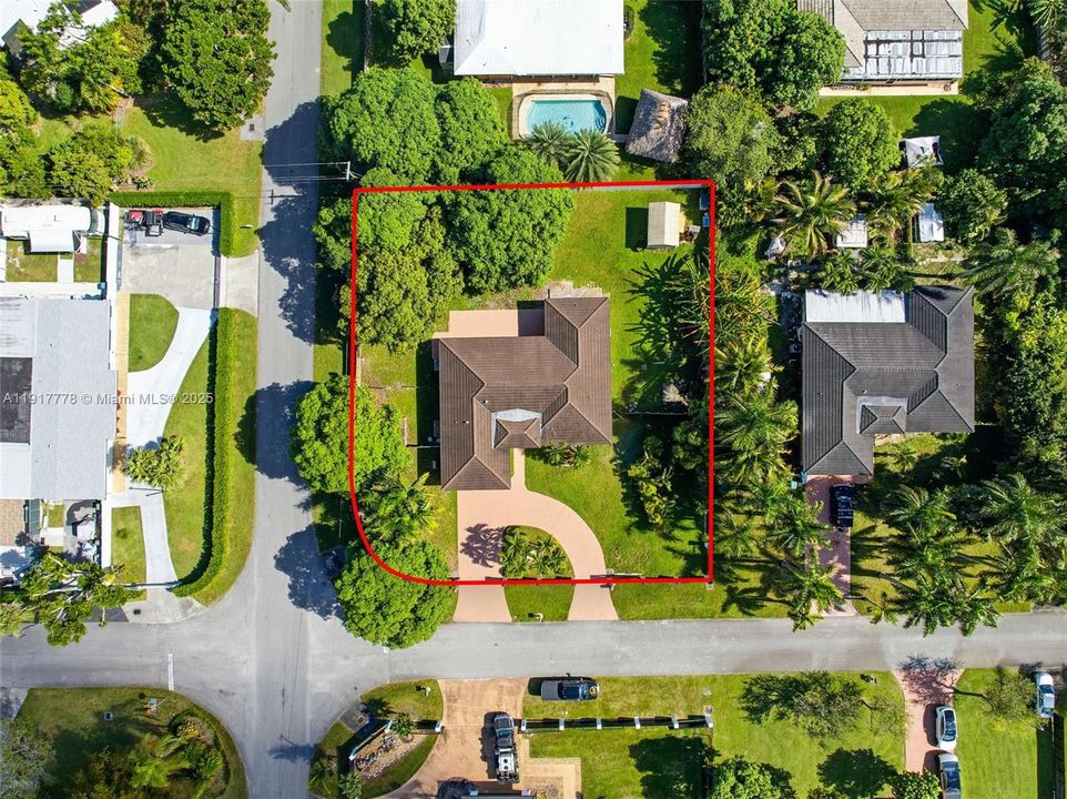 En Venta: $780,000 (4 camas, 2 baños, 1988 Pies cuadrados)