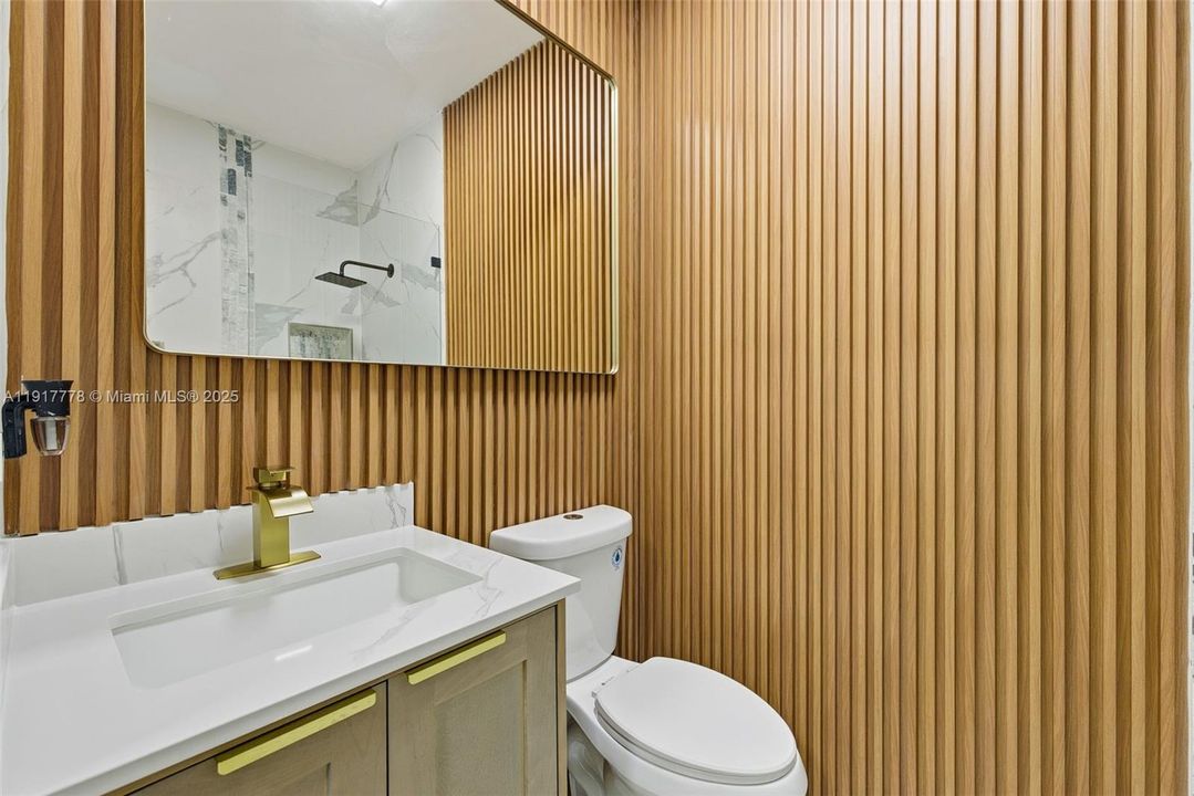 En Venta: $780,000 (4 camas, 2 baños, 1988 Pies cuadrados)