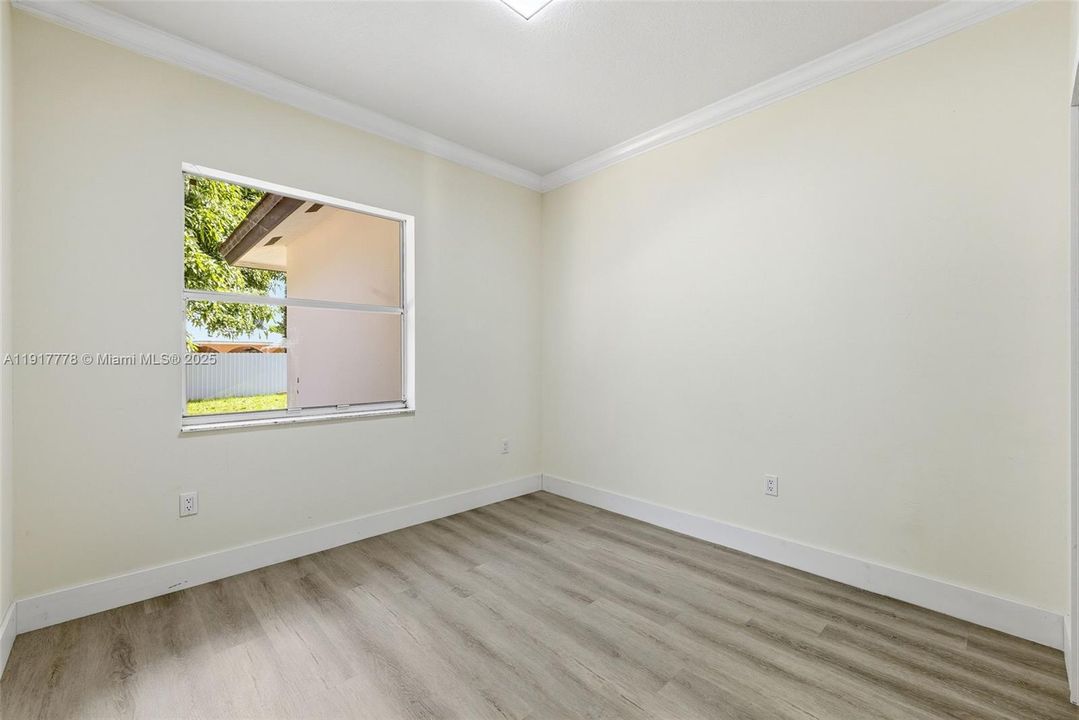 En Venta: $780,000 (4 camas, 2 baños, 1988 Pies cuadrados)