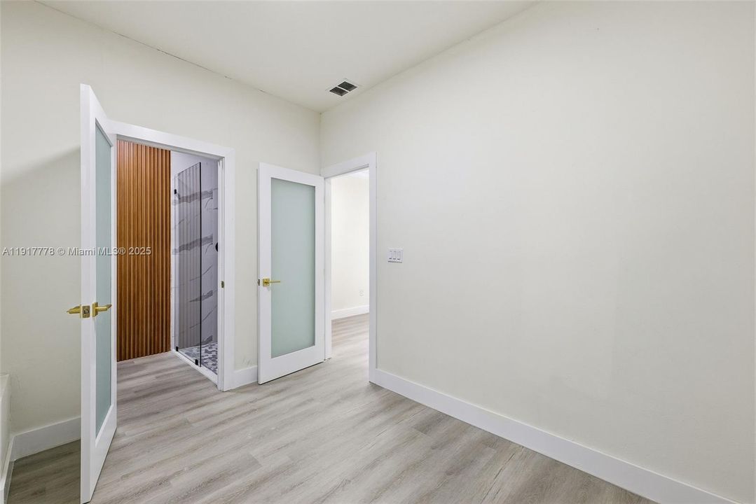 En Venta: $780,000 (4 camas, 2 baños, 1988 Pies cuadrados)