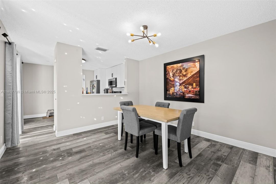 待售: $505,000 (3 贝兹, 2 浴室, 1666 平方英尺)