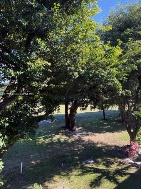 For Rent: $1,850 (1 beds, 1 baths, 811 Square Feet)