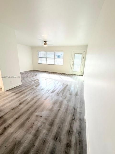 For Rent: $1,850 (1 beds, 1 baths, 811 Square Feet)