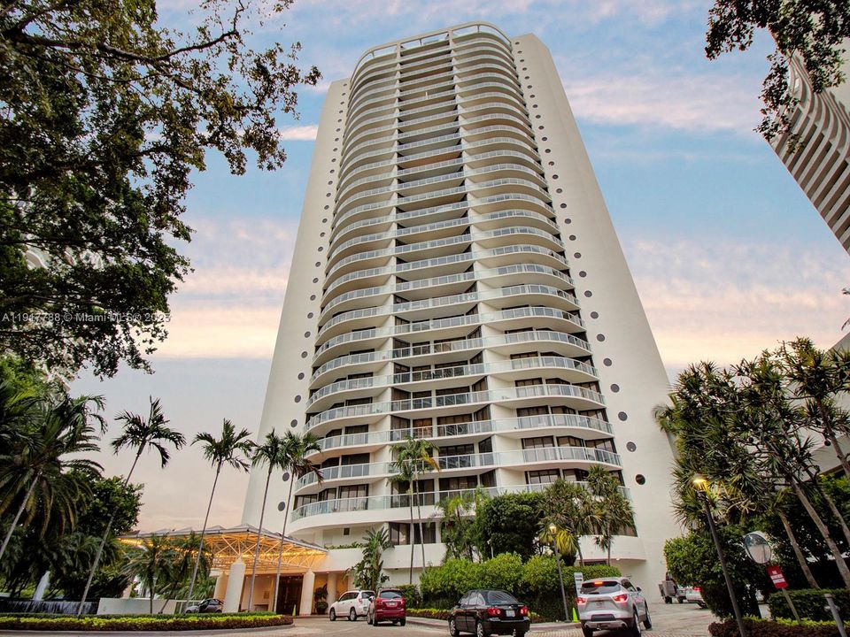 For Rent: $5,000 (2 beds, 2 baths, 1508 Square Feet)