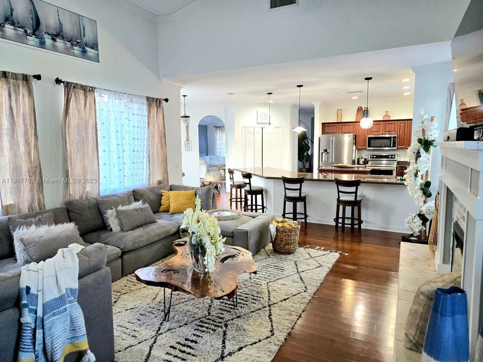 En Venta: $780,000 (5 camas, 4 baños, 3567 Pies cuadrados)