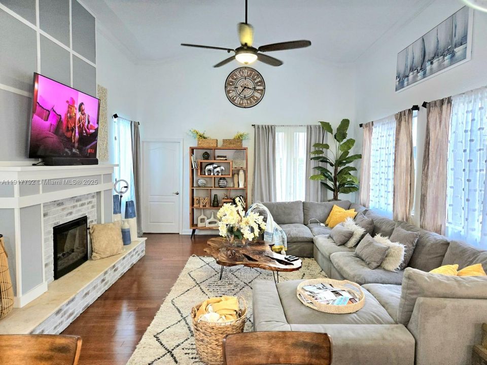 En Venta: $780,000 (5 camas, 4 baños, 3567 Pies cuadrados)