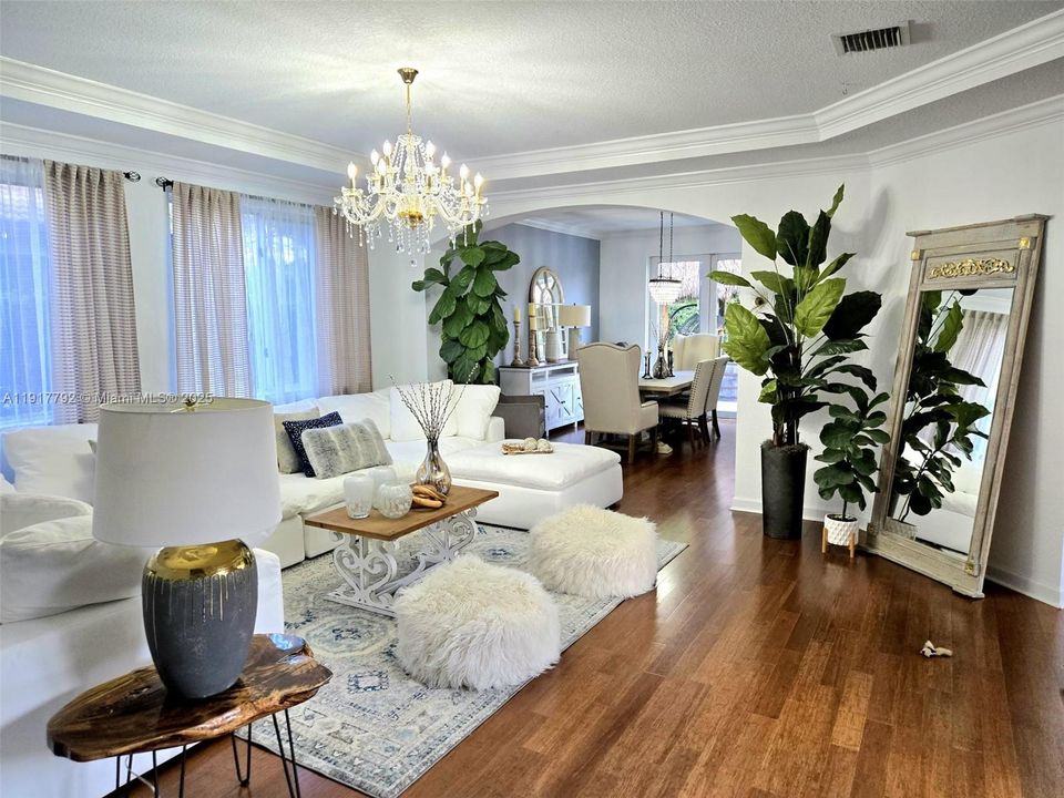 En Venta: $780,000 (5 camas, 4 baños, 3567 Pies cuadrados)