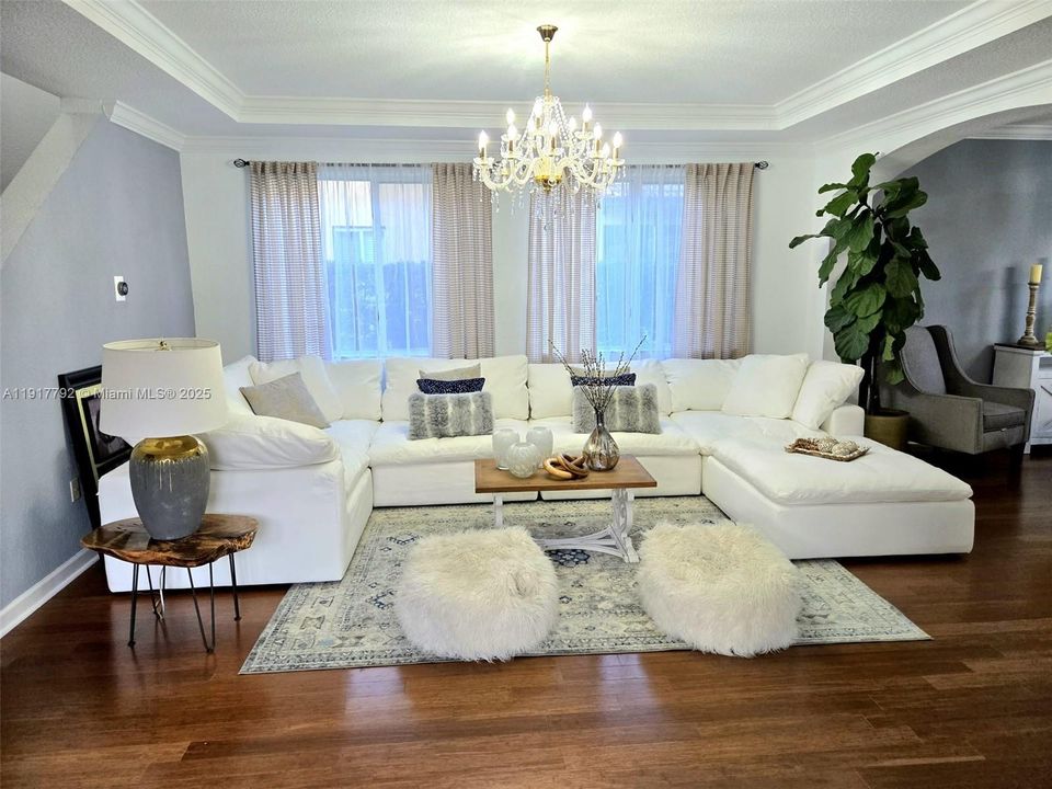 En Venta: $780,000 (5 camas, 4 baños, 3567 Pies cuadrados)