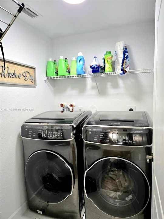 En Venta: $780,000 (5 camas, 4 baños, 3567 Pies cuadrados)