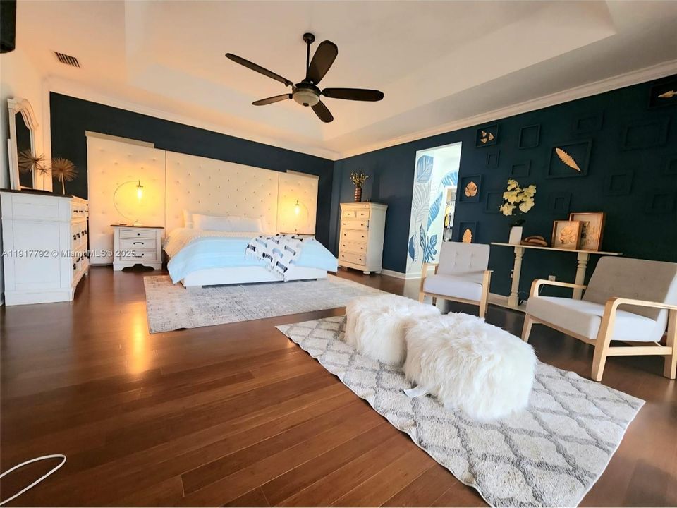 En Venta: $780,000 (5 camas, 4 baños, 3567 Pies cuadrados)