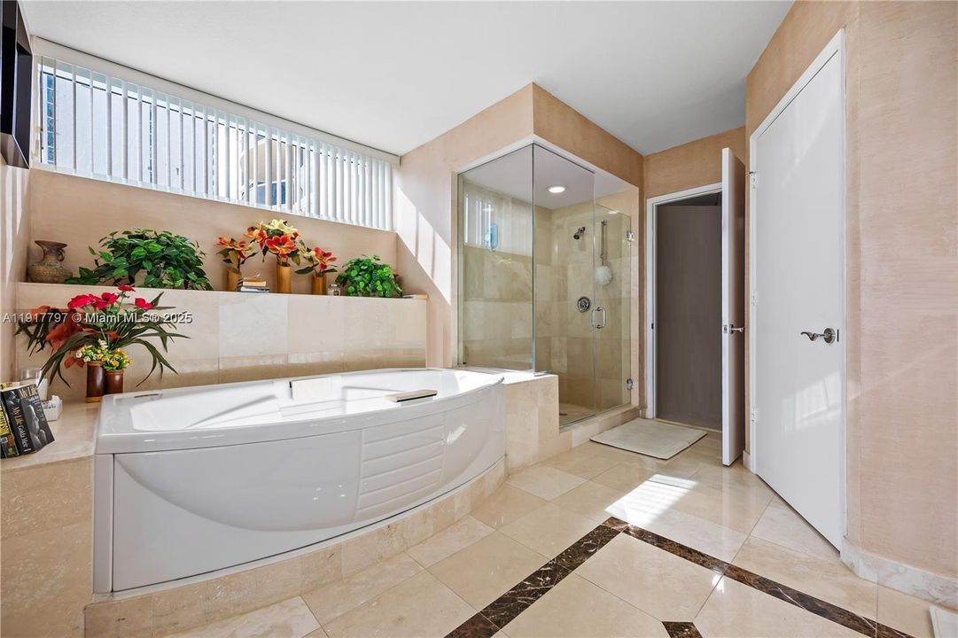 待售: $1,850,000 (3 贝兹, 3 浴室, 1840 平方英尺)