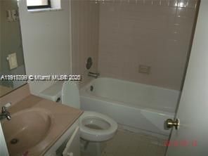 For Sale: $325,000 (2 beds, 2 baths, 1015 Square Feet)