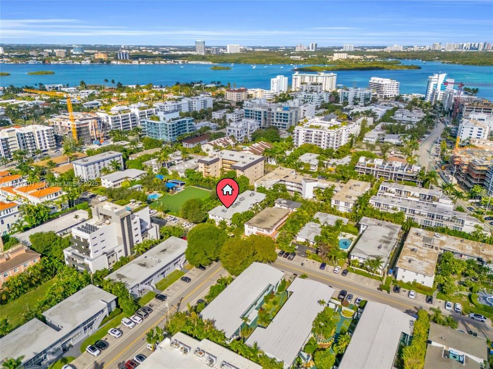 合同活跃: $3,000 (2 贝兹, 2 浴室, 1147 平方英尺)