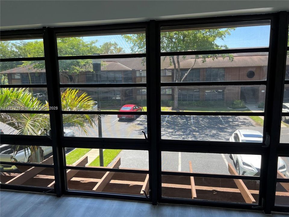 Под контрактом: $2,950 (3 спален, 2 ванн, 1239 Квадратных фут)