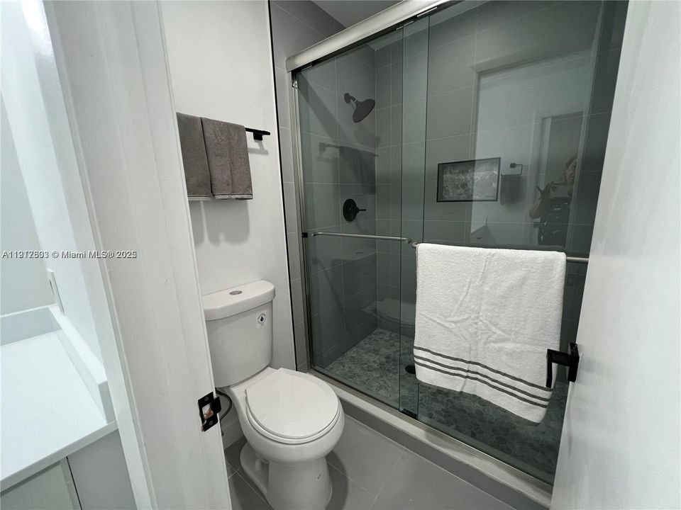 Под контрактом: $2,950 (3 спален, 2 ванн, 1239 Квадратных фут)