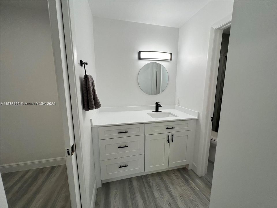 Под контрактом: $2,950 (3 спален, 2 ванн, 1239 Квадратных фут)