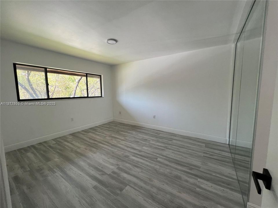 Под контрактом: $2,950 (3 спален, 2 ванн, 1239 Квадратных фут)