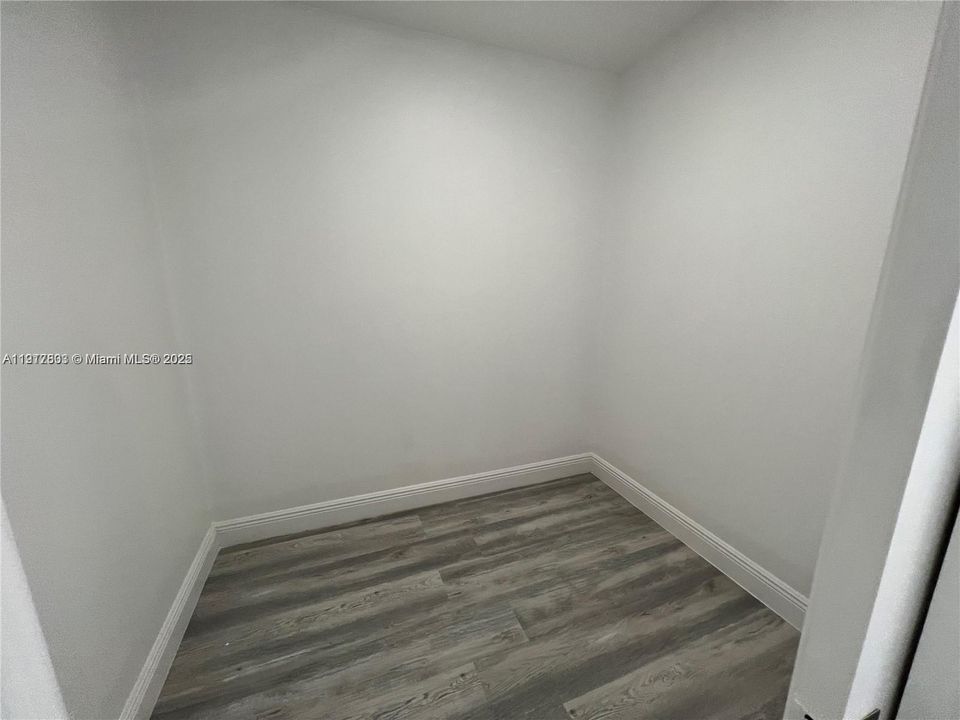 Под контрактом: $2,950 (3 спален, 2 ванн, 1239 Квадратных фут)