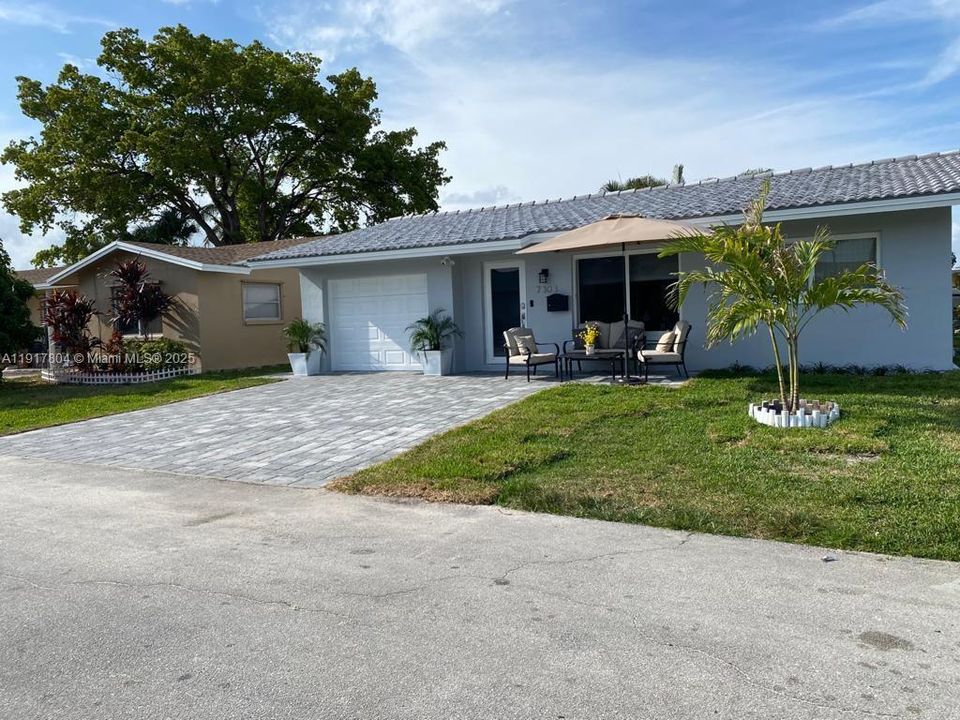 For Rent: $3,500 (2 beds, 1 baths, 1000 Square Feet)