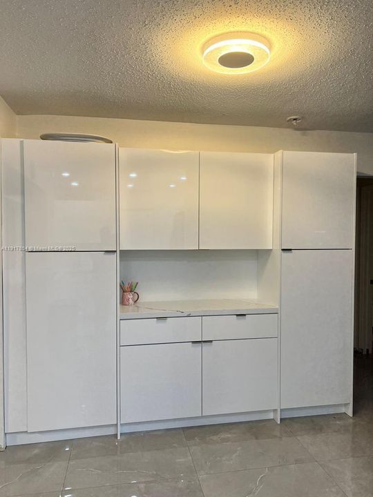 For Rent: $3,500 (2 beds, 1 baths, 1000 Square Feet)