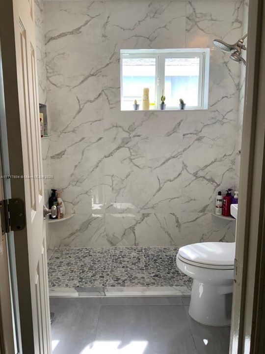 For Rent: $3,500 (2 beds, 1 baths, 1000 Square Feet)