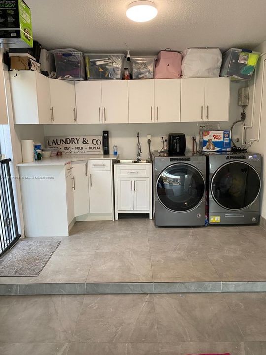 For Rent: $3,500 (2 beds, 1 baths, 1000 Square Feet)