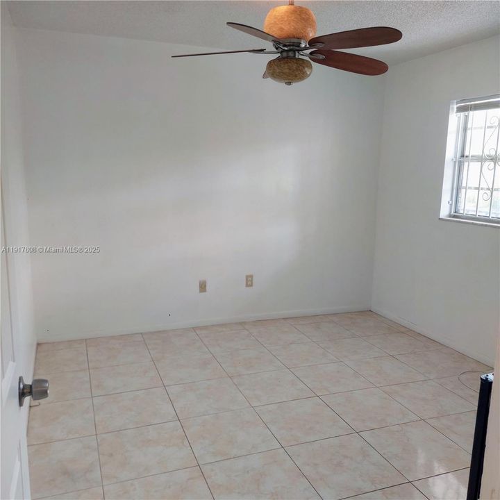 En Venta: $229,000 (2 camas, 2 baños, 1321 Pies cuadrados)