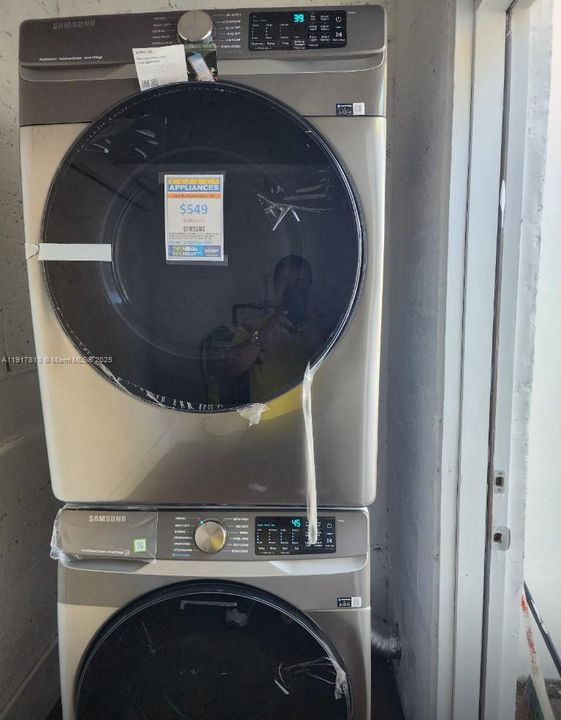 На продажу: $550,000 (3 спален, 1 ванн, 936 Квадратных фут)