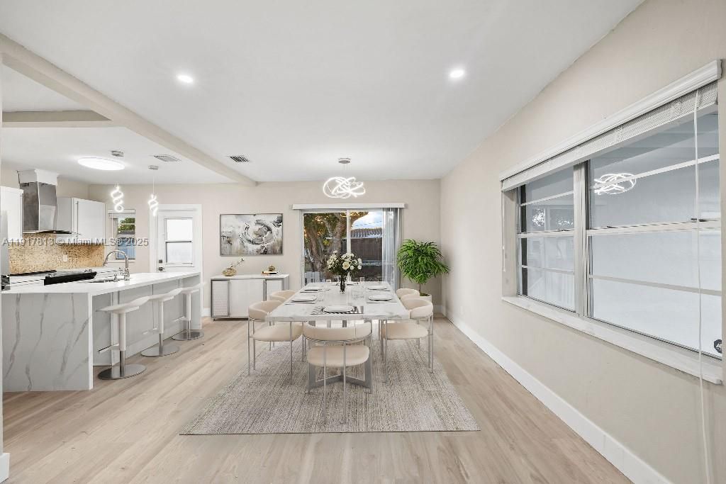 На продажу: $550,000 (3 спален, 1 ванн, 936 Квадратных фут)