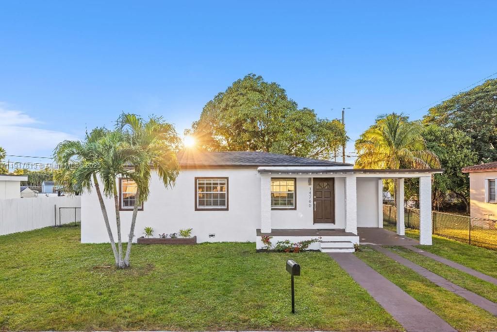 На продажу: $550,000 (3 спален, 1 ванн, 936 Квадратных фут)