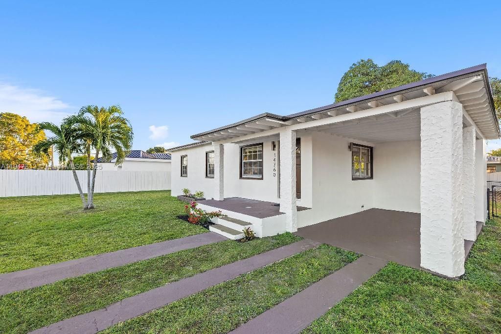 На продажу: $550,000 (3 спален, 1 ванн, 936 Квадратных фут)