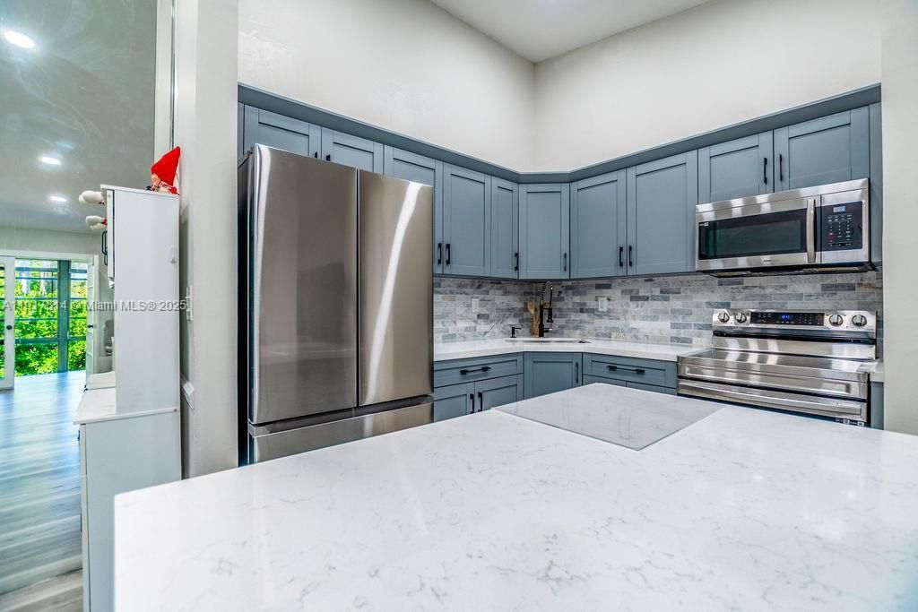 En Venta: $249,900 (2 camas, 2 baños, 1070 Pies cuadrados)