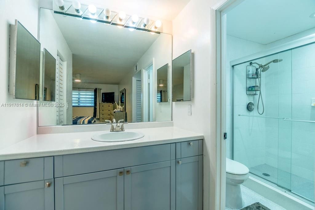 En Venta: $249,900 (2 camas, 2 baños, 1070 Pies cuadrados)