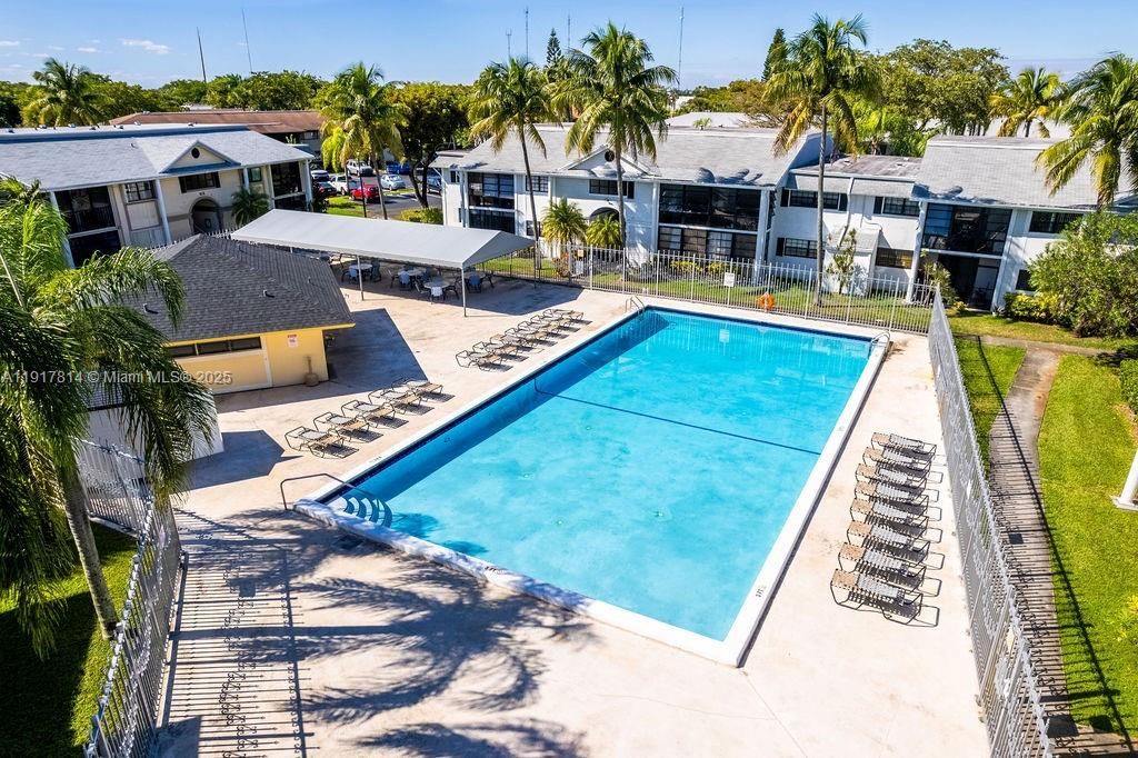 En Venta: $249,900 (2 camas, 2 baños, 1070 Pies cuadrados)