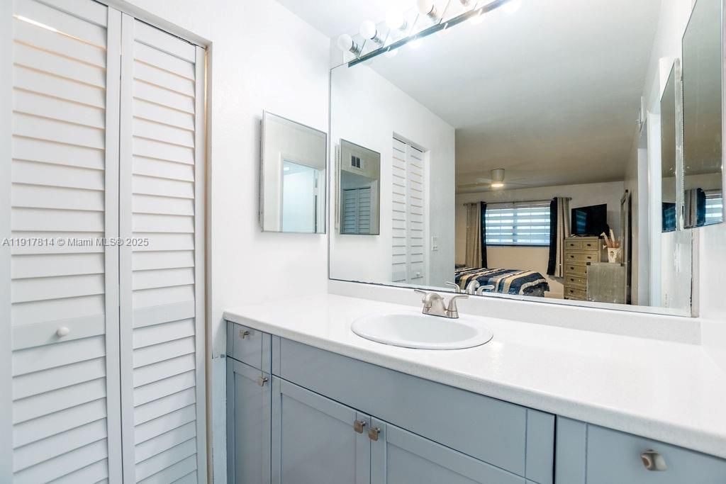 En Venta: $249,900 (2 camas, 2 baños, 1070 Pies cuadrados)